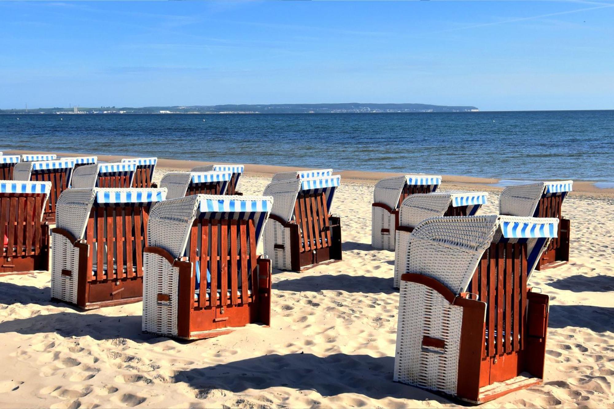 Ferienwohnung Binzer Strandgut Im Haus Jahreszeiten ビンツ エクステリア 写真