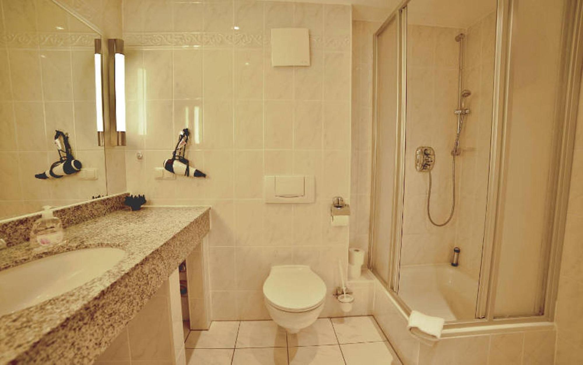 Ferienwohnung Binzer Strandgut Im Haus Jahreszeiten ビンツ エクステリア 写真