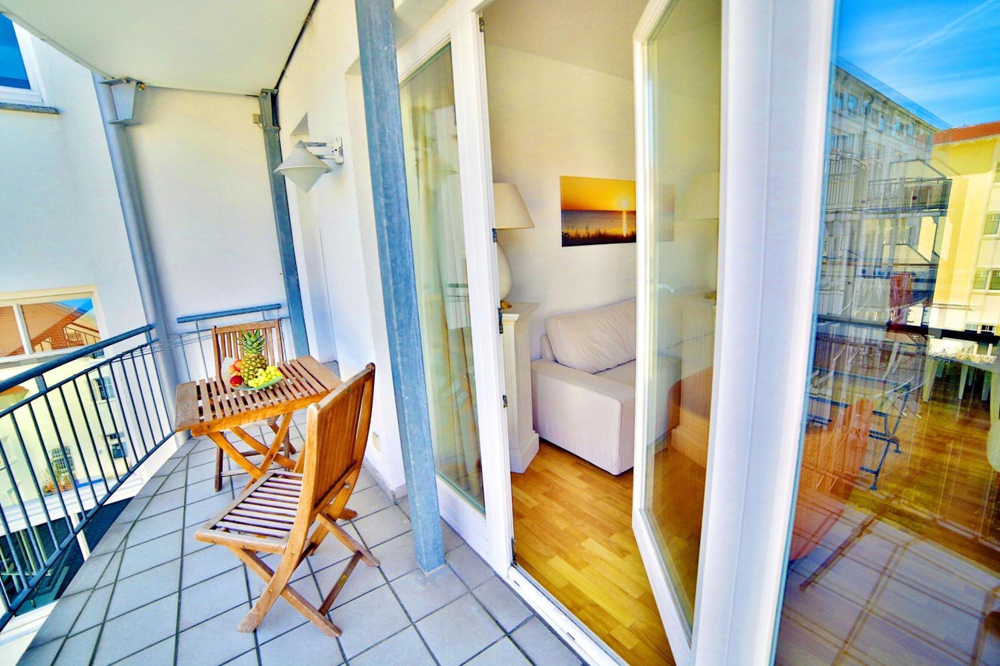 Ferienwohnung Binzer Strandgut Im Haus Jahreszeiten ビンツ エクステリア 写真