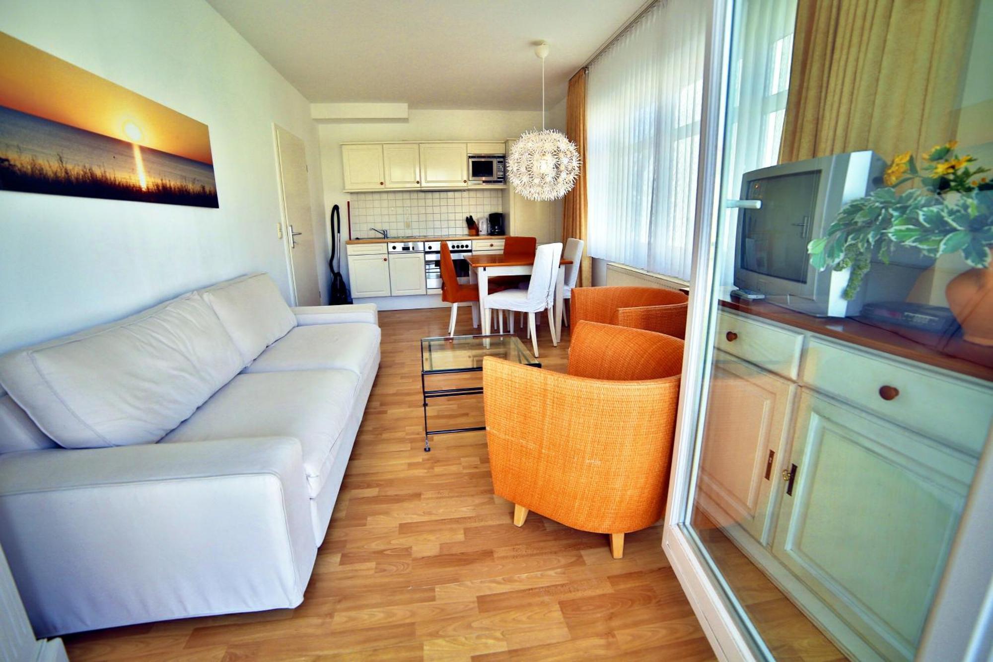 Ferienwohnung Binzer Strandgut Im Haus Jahreszeiten ビンツ エクステリア 写真