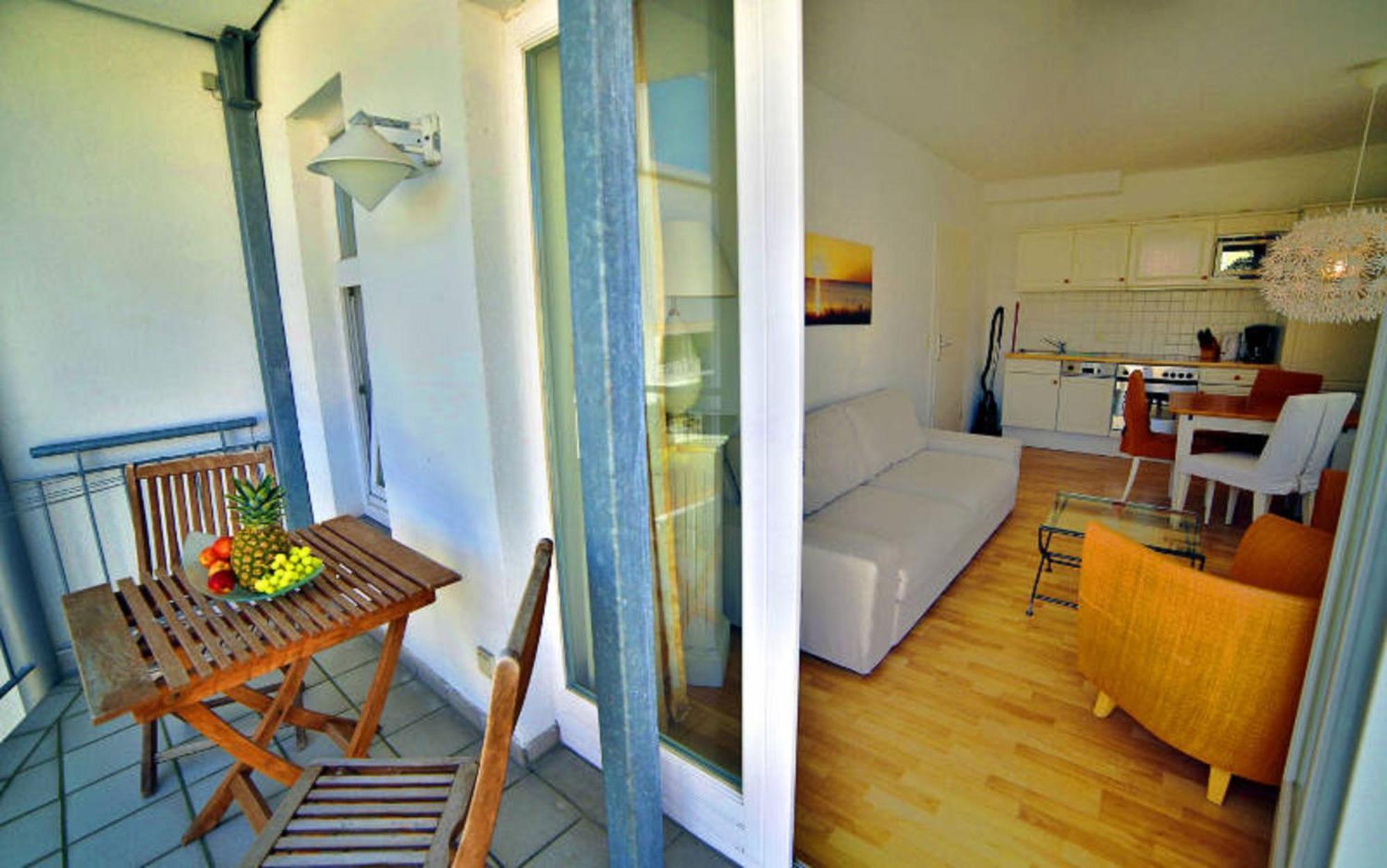 Ferienwohnung Binzer Strandgut Im Haus Jahreszeiten ビンツ エクステリア 写真