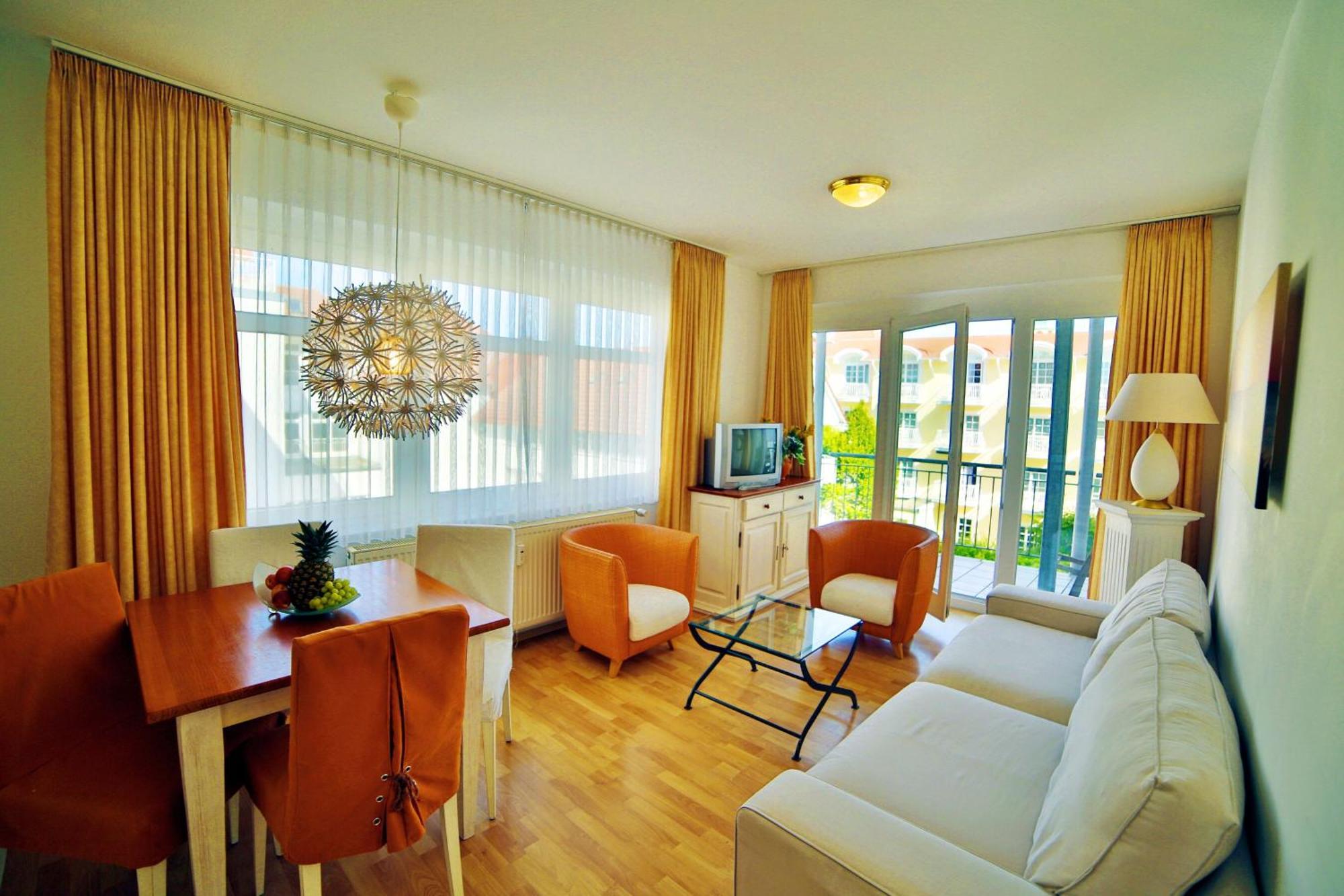 Ferienwohnung Binzer Strandgut Im Haus Jahreszeiten ビンツ エクステリア 写真